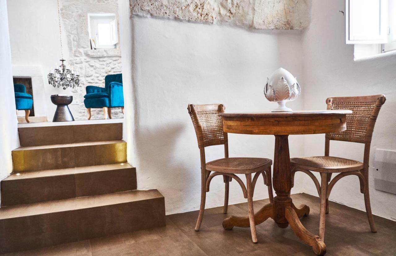 White Dream Apartment Ostuni Bagian luar foto